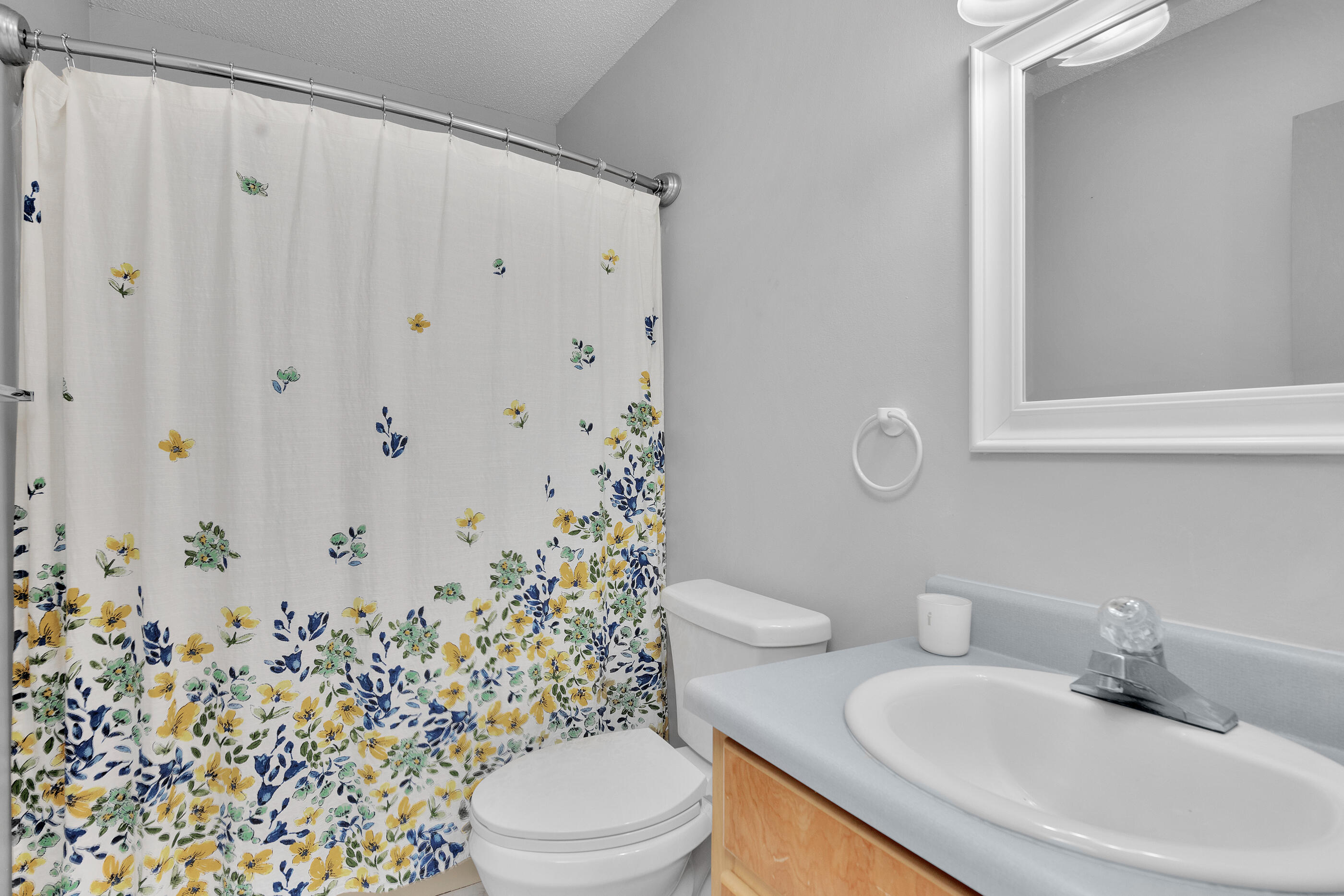 6096 Old Bethel Road Crestview, FL 32536 - Photo 13 of 20 Guest Bathroom