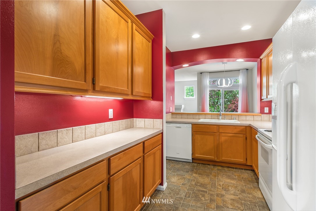 10922 Southeast 187th Lane Renton, WA 98055 - Photo 8 of 22 Gallery Image 8