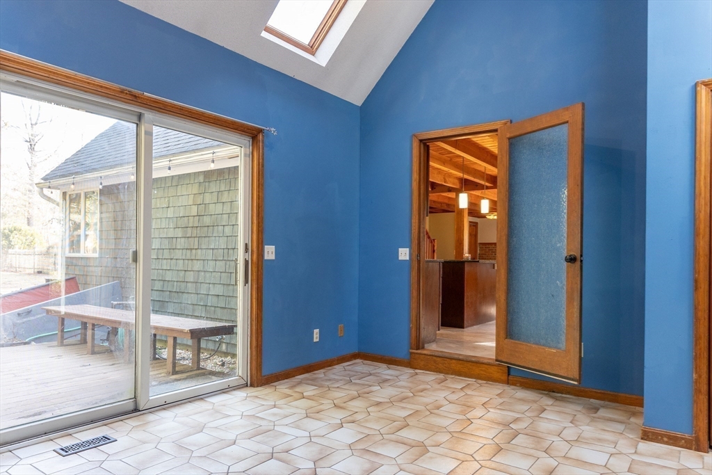 526 Station Road Amherst, MA 01002 - Photo 13 of 42 a view of an front door