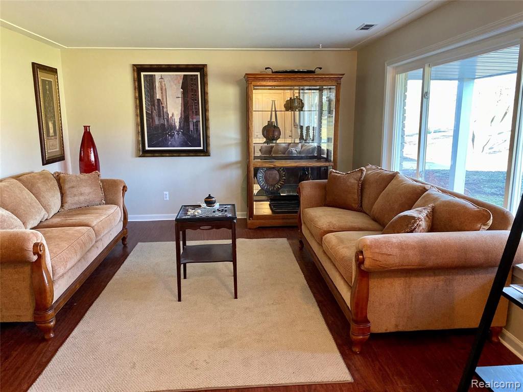 51811 Card Road Macomb, MI 48042 - Photo 11 of 25