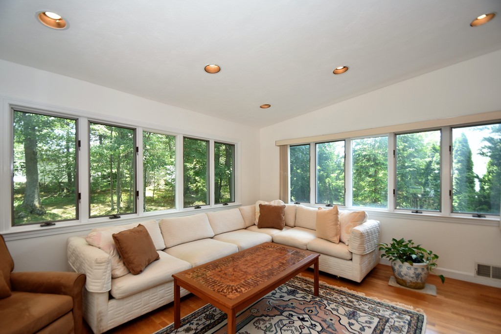 82 Albemarle Road Norwood, MA 02062 - Photo 11 of 26 Gallery Image 11