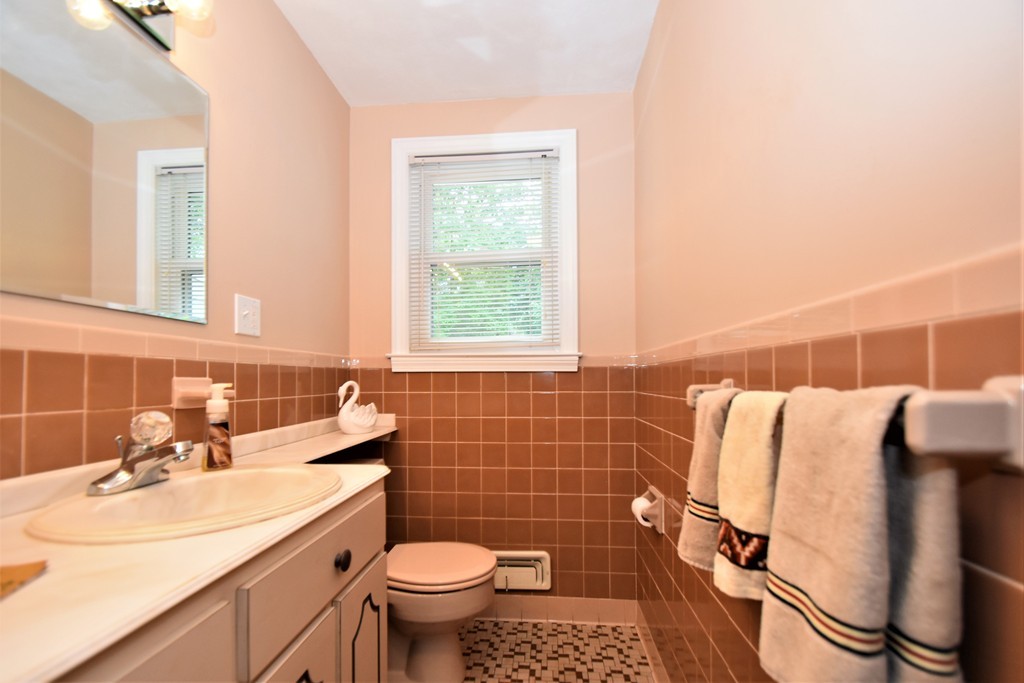 82 Albemarle Road Norwood, MA 02062 - Photo 15 of 26 Gallery Image 15