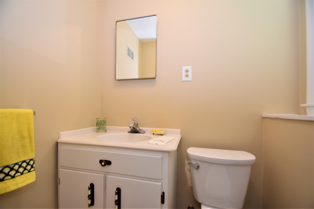 82 Albemarle Road Norwood, MA 02062 - Photo 20 of 26 Gallery Image 20