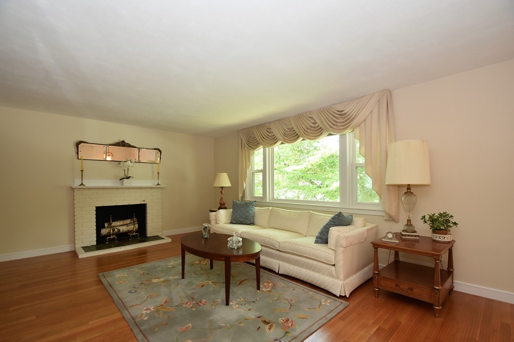 82 Albemarle Road Norwood, MA 02062 - Photo 2 of 26 Gallery Image 2