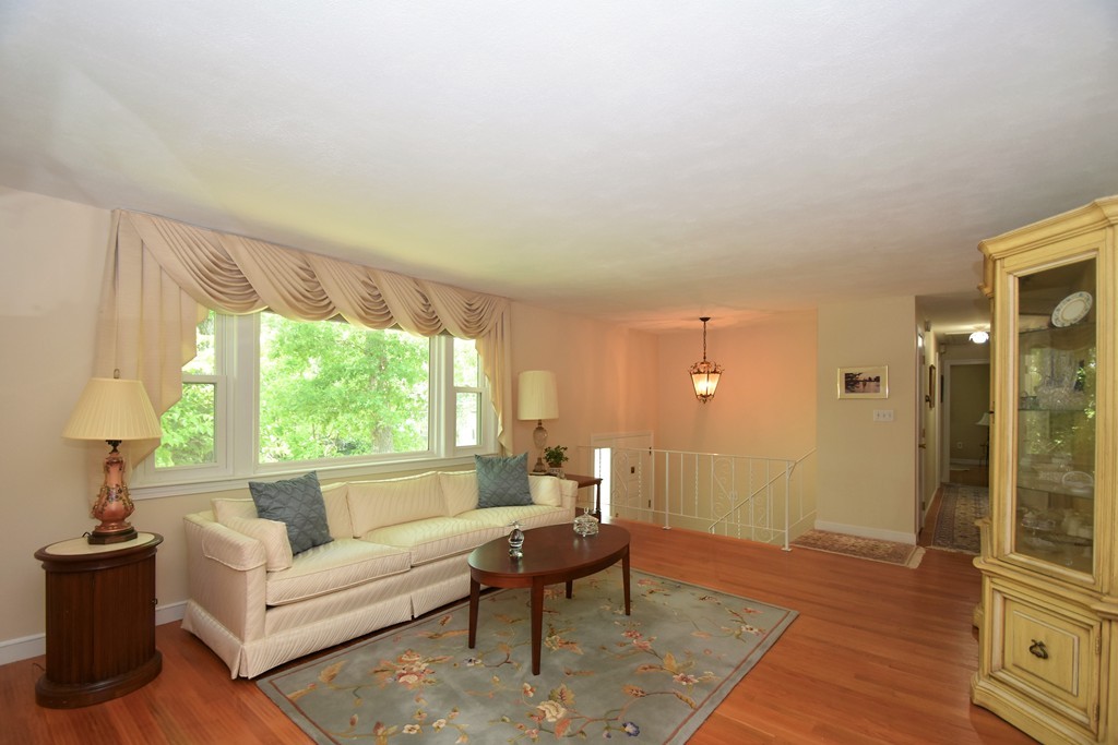 82 Albemarle Road Norwood, MA 02062 - Photo 4 of 26 Gallery Image 4