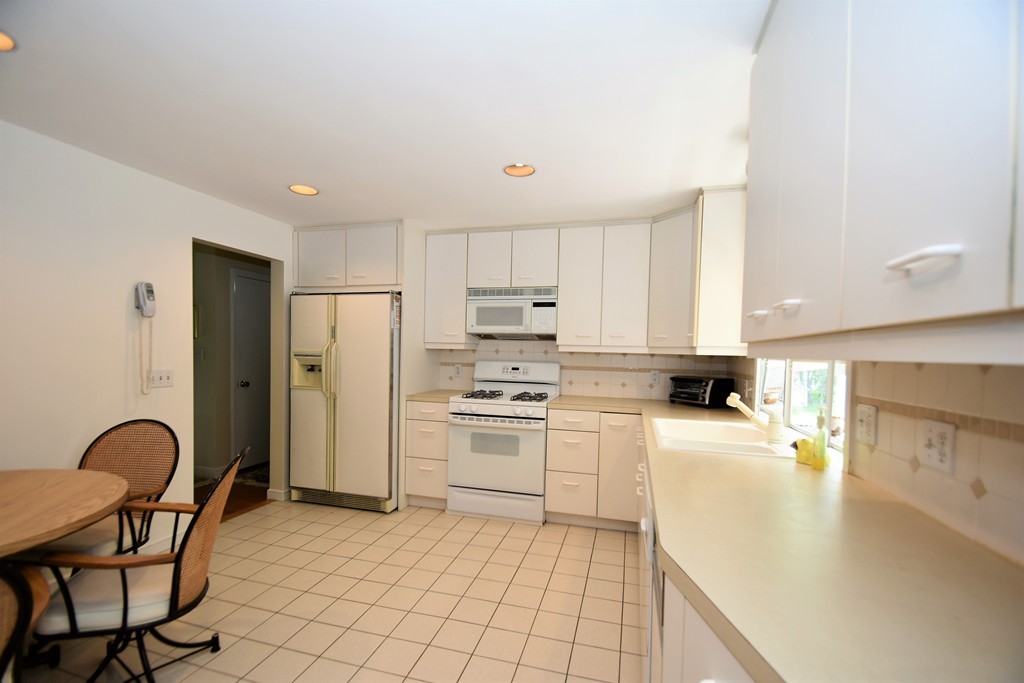 82 Albemarle Road Norwood, MA 02062 - Photo 5 of 26 Gallery Image 5