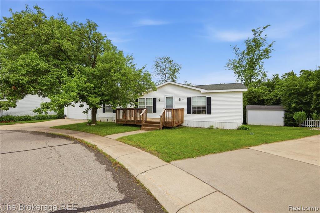 2500 Mann Road Clarkston, MI 48346 - Photo 2 of 33