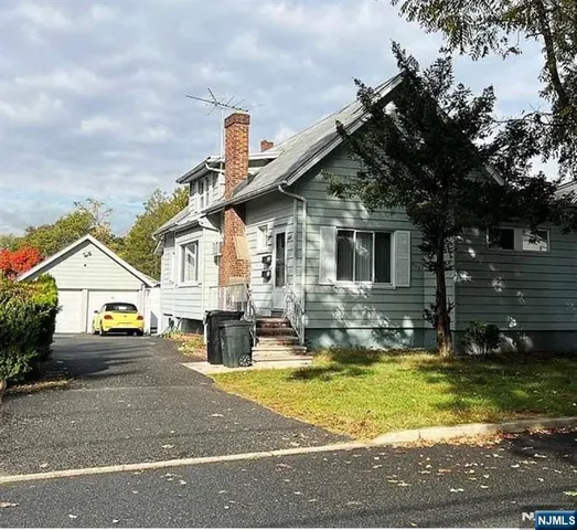 $2,600 | 433 Holly Avenue, Unit 2, Paramus, NJ 07652