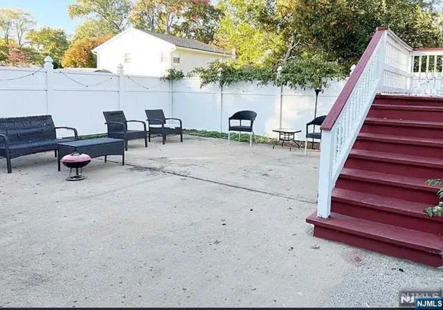 $2,600 | 433 Holly Avenue, Unit 2, Paramus, NJ 07652