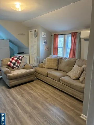 $2,600 | 433 Holly Avenue, Unit 2, Paramus, NJ 07652