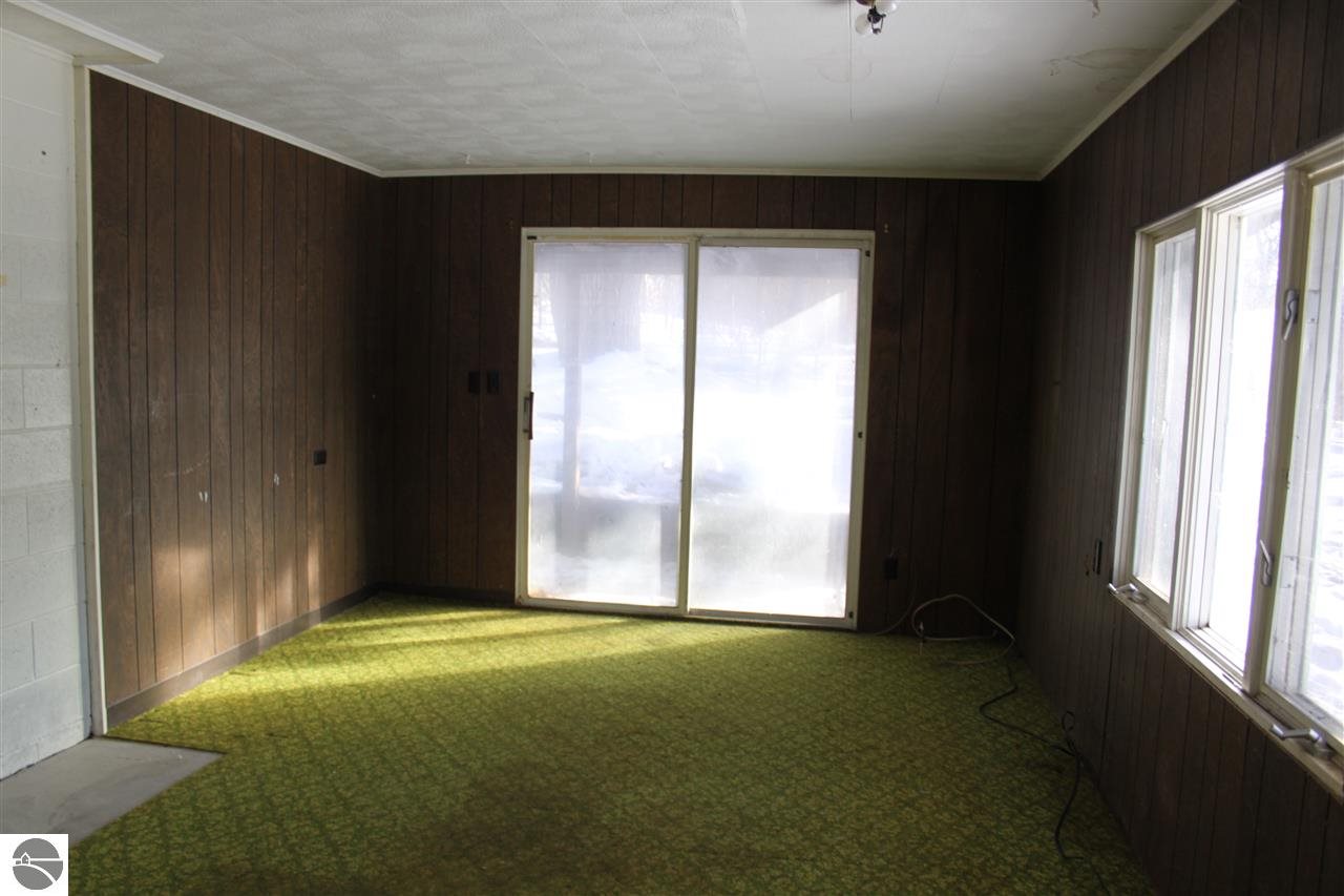 1137 Carlisle Road Traverse City, MI 49696 - Photo 15 of 24 1795412-14.JPG