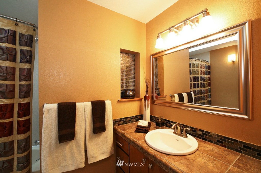 2010 171st Place Southeast Bothell, WA 98012 - Photo 14 of 25 Gallery Image 14