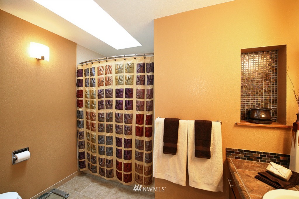 2010 171st Place Southeast Bothell, WA 98012 - Photo 15 of 25 Gallery Image 15