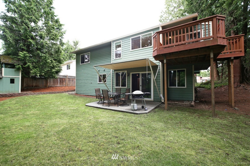 2010 171st Place Southeast Bothell, WA 98012 - Photo 3 of 25 Gallery Image 3