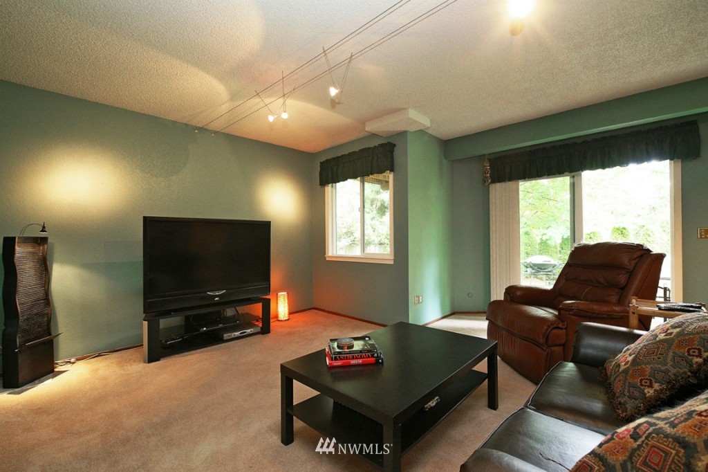 2010 171st Place Southeast Bothell, WA 98012 - Photo 22 of 25 Gallery Image 22