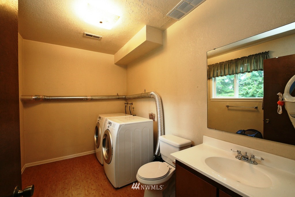 2010 171st Place Southeast Bothell, WA 98012 - Photo 23 of 25 Gallery Image 23