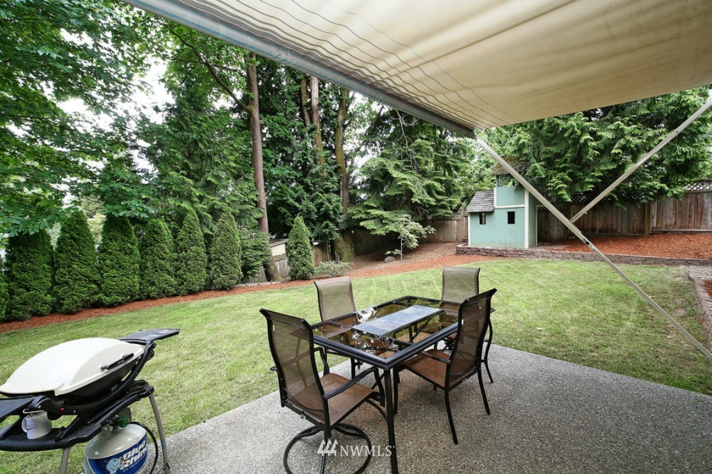 2010 171st Place Southeast Bothell, WA 98012 - Photo 4 of 25 Gallery Image 4
