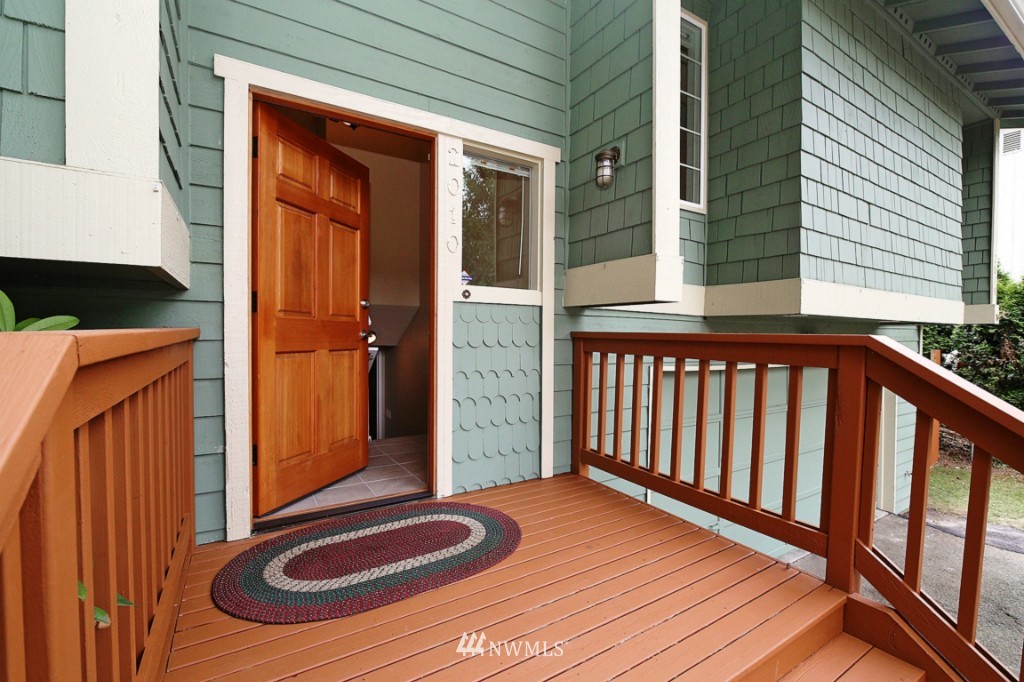 2010 171st Place Southeast Bothell, WA 98012 - Photo 5 of 25 Gallery Image 5