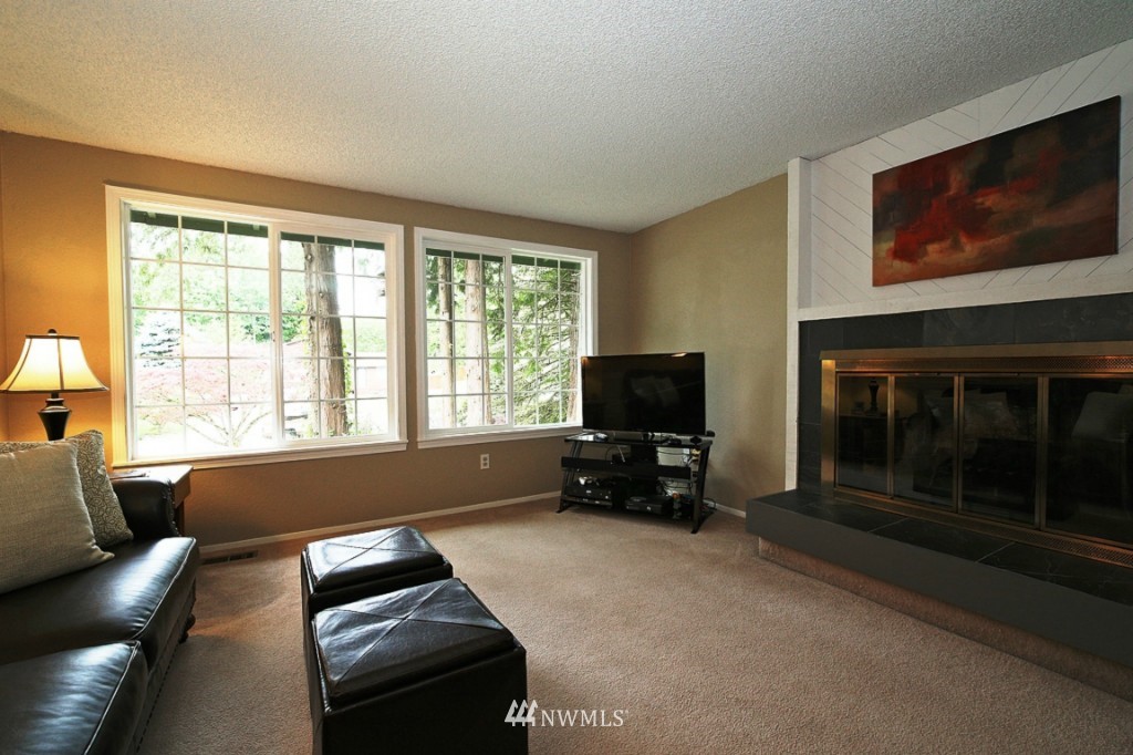 2010 171st Place Southeast Bothell, WA 98012 - Photo 7 of 25 Gallery Image 7