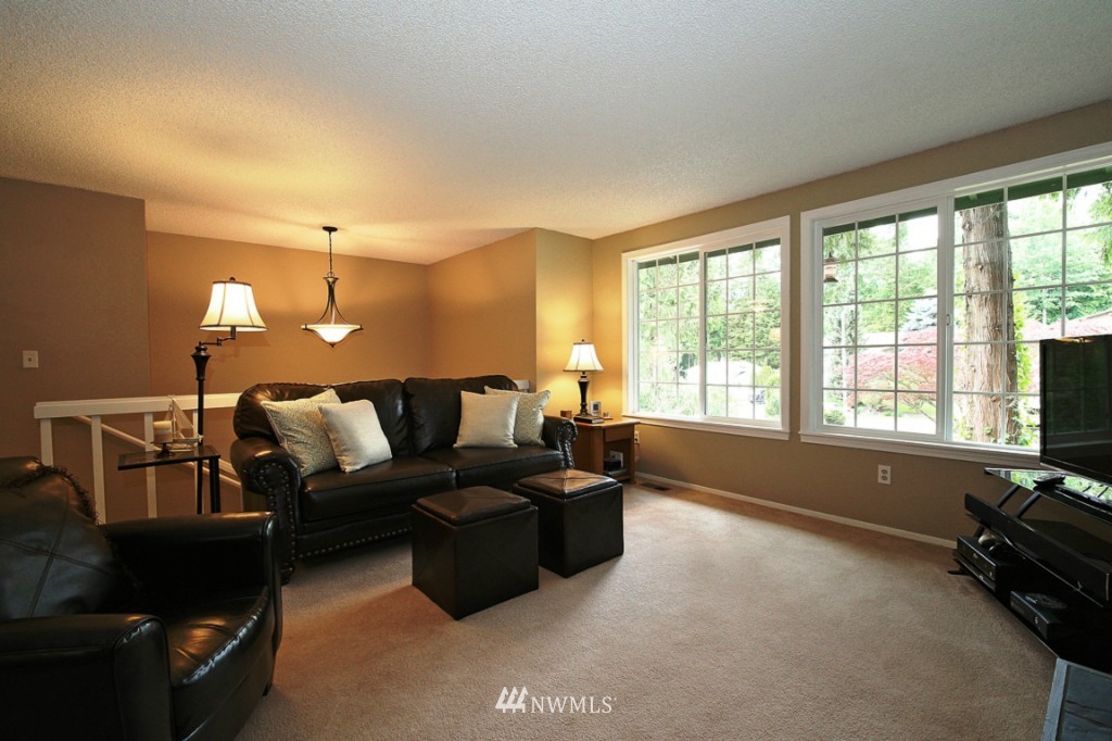 2010 171st Place Southeast Bothell, WA 98012 - Photo 8 of 25 Gallery Image 8