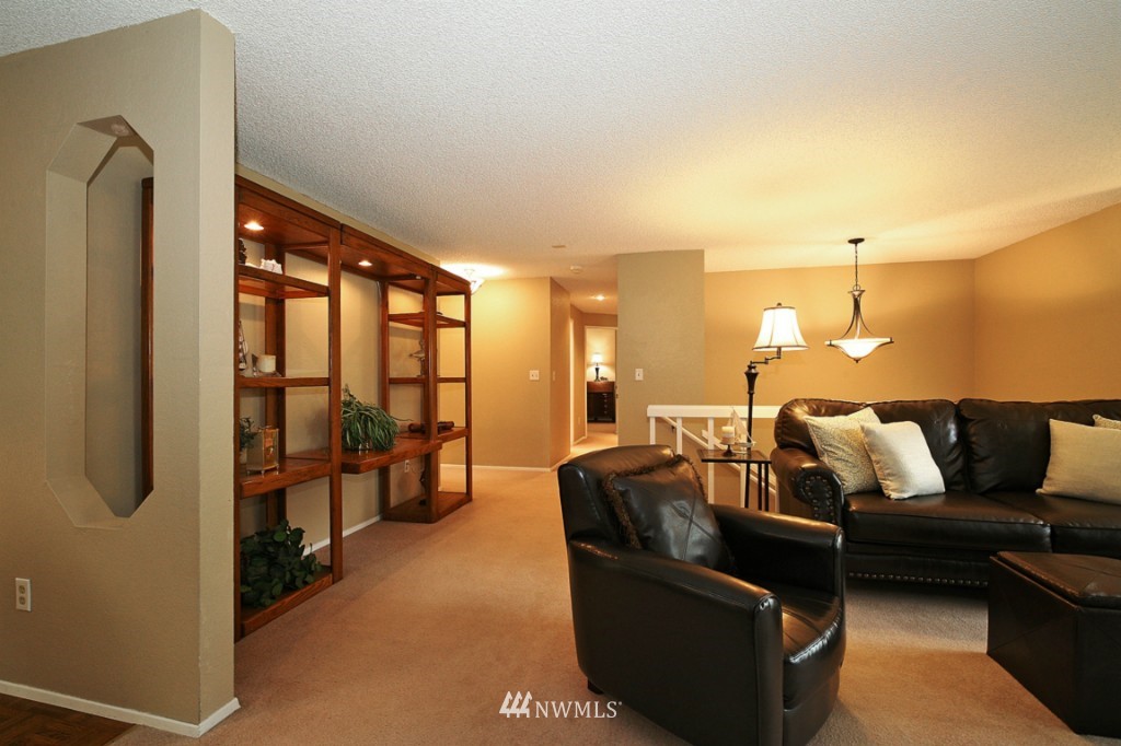 2010 171st Place Southeast Bothell, WA 98012 - Photo 9 of 25 Gallery Image 9