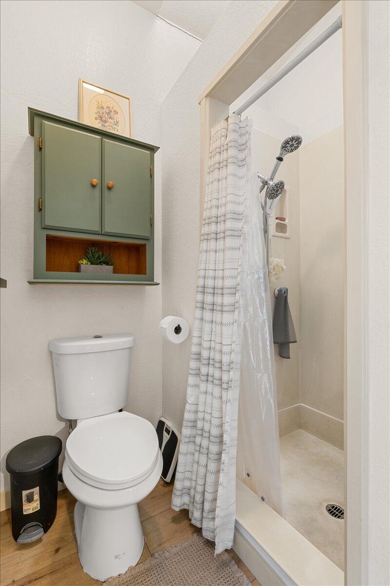 350 Splendor Drive Wilderville, OR 97543 - Photo 25 of 57 a bathroom with a toilet and a shower