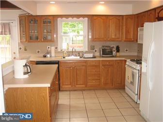 208 Flint Road Langhorne, PA 19047 - Photo 4 of 12 Kitchen