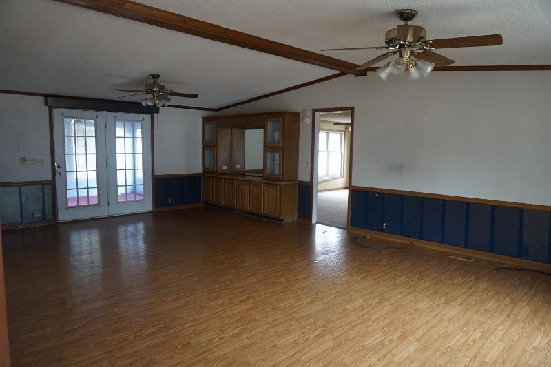 638 Barn Road Bonneau, SC 29431 - Photo 5 of 10 DSC04503 (800x533)