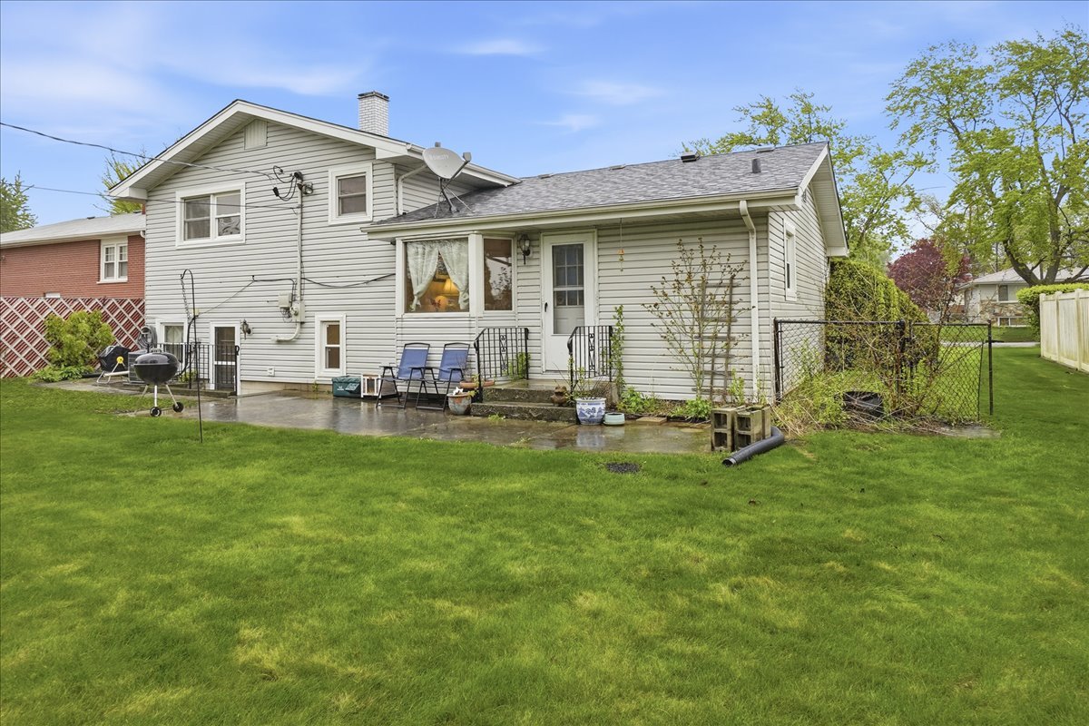18326 Bock Road Lansing, IL 60438 - Photo 3 of 25