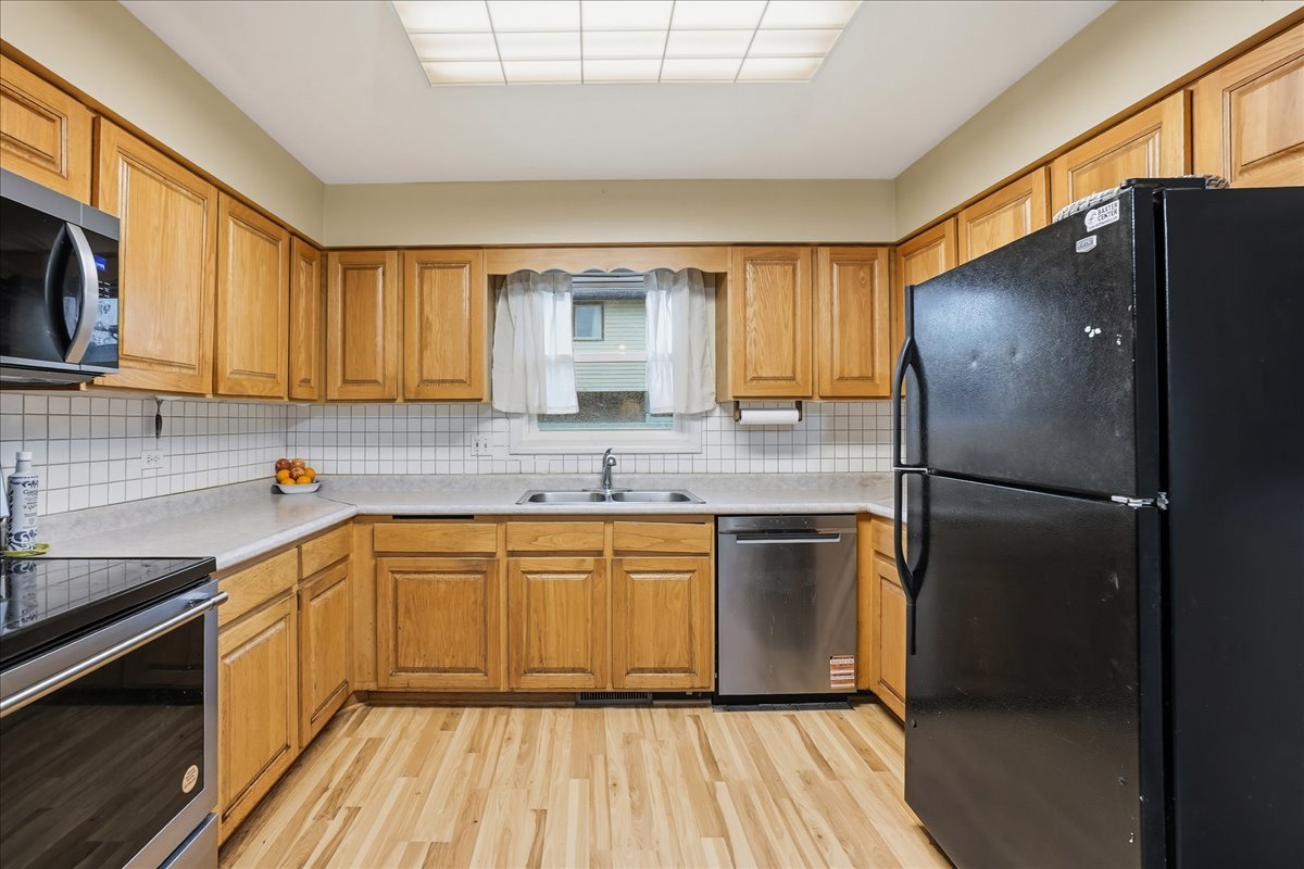 18326 Bock Road Lansing, IL 60438 - Photo 7 of 25