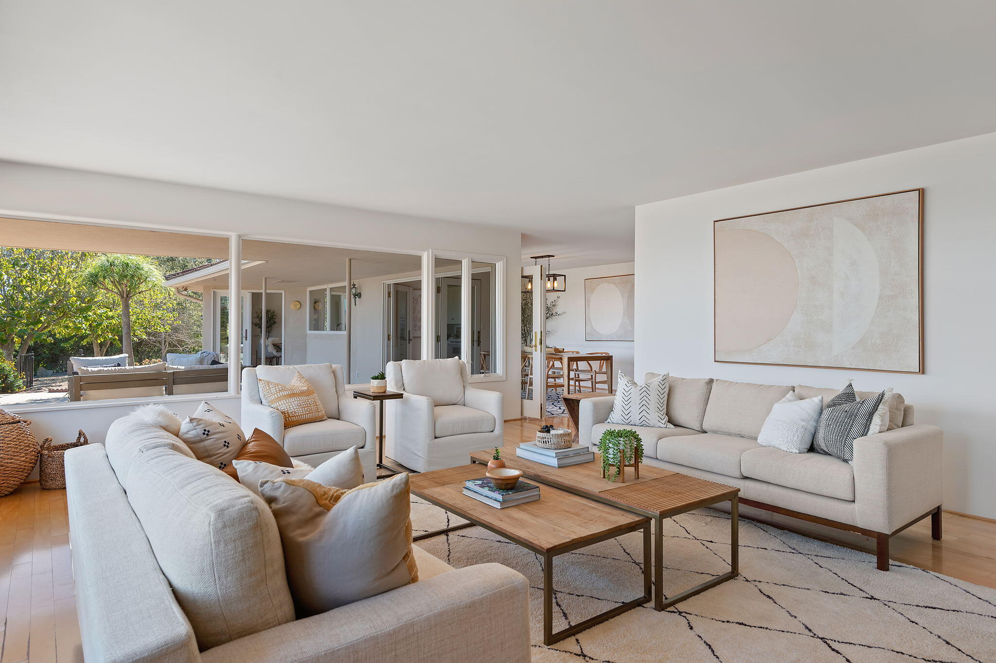 1060 Las Alturas Road Santa Barbara, CA 93103 - Photo 11 of 52 Living Room