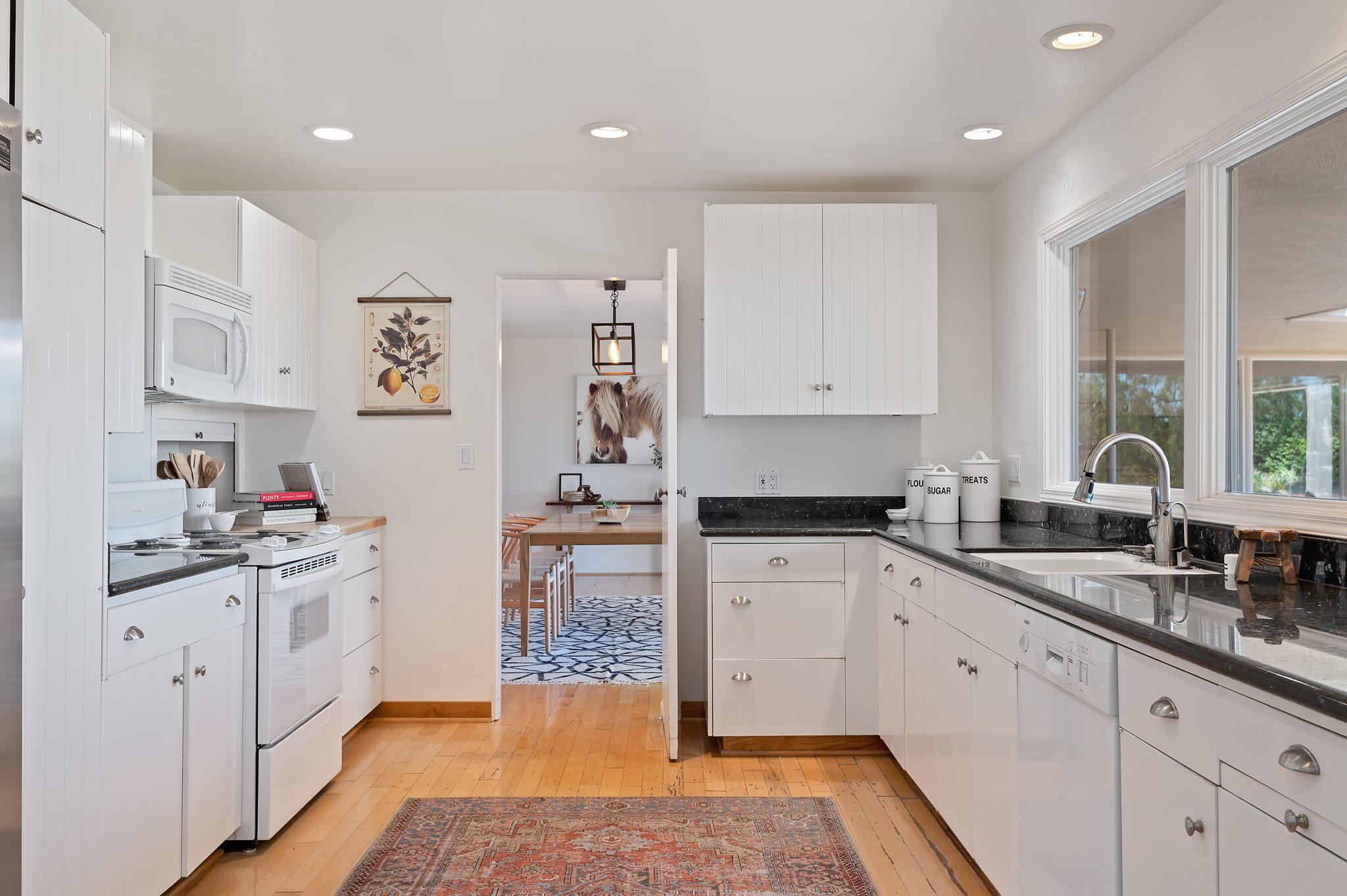 1060 Las Alturas Road Santa Barbara, CA 93103 - Photo 13 of 52 Kitchen
