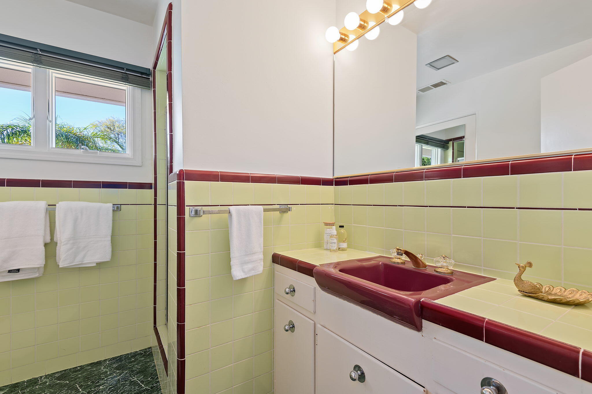 1060 Las Alturas Road Santa Barbara, CA 93103 - Photo 23 of 52 Hall Bathroom