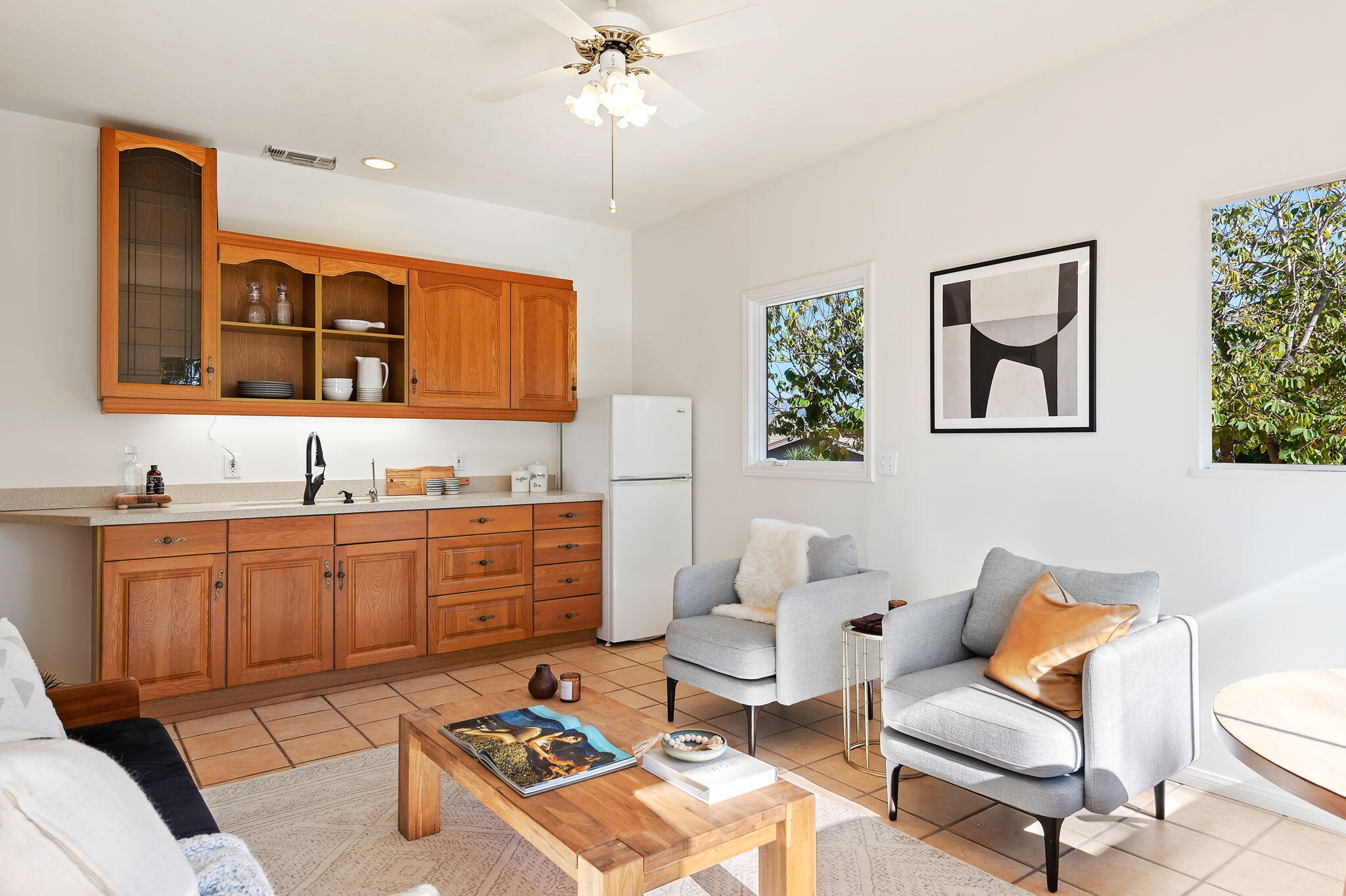 1060 Las Alturas Road Santa Barbara, CA 93103 - Photo 27 of 52 Apartment Kitchen
