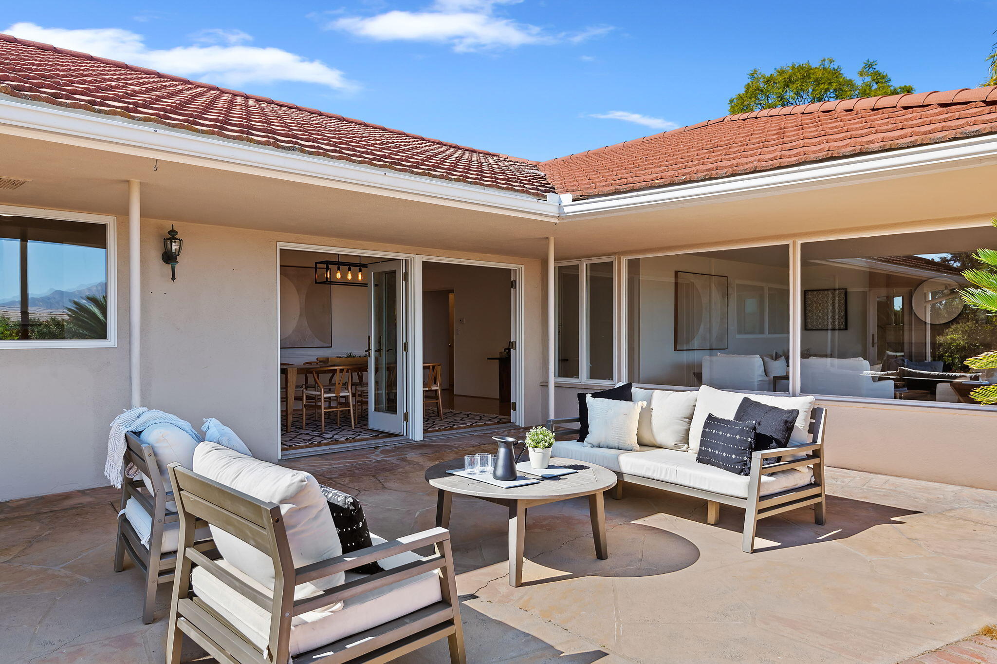 1060 Las Alturas Road Santa Barbara, CA 93103 - Photo 31 of 52 Patio