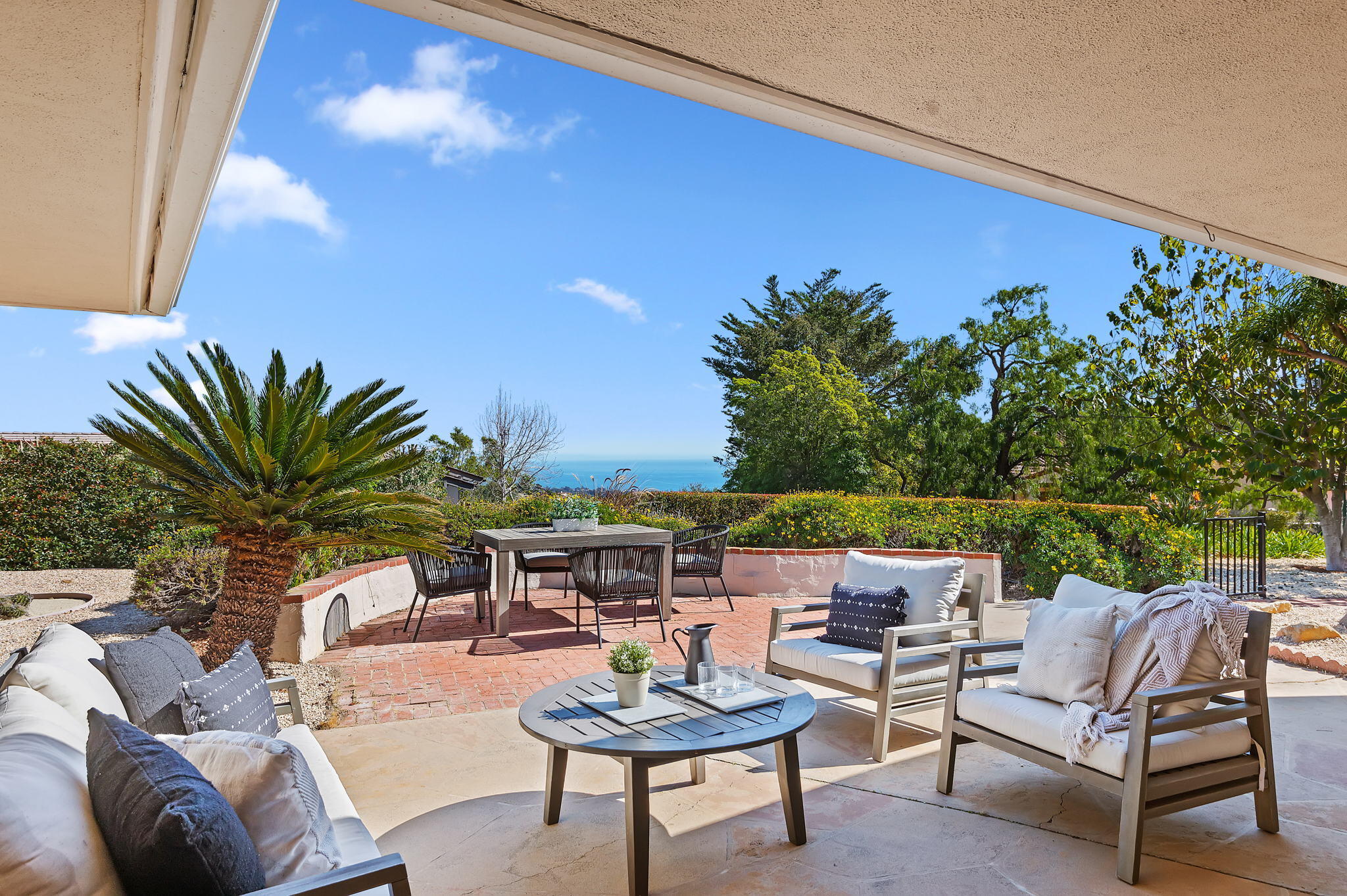 1060 Las Alturas Road Santa Barbara, CA 93103 - Photo 6 of 52 Outdoor living