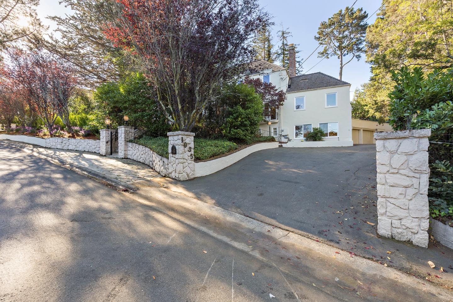 1035 Lancaster Road Hillsborough, CA 94010 - Photo 2 of 50 Gallery Image 2