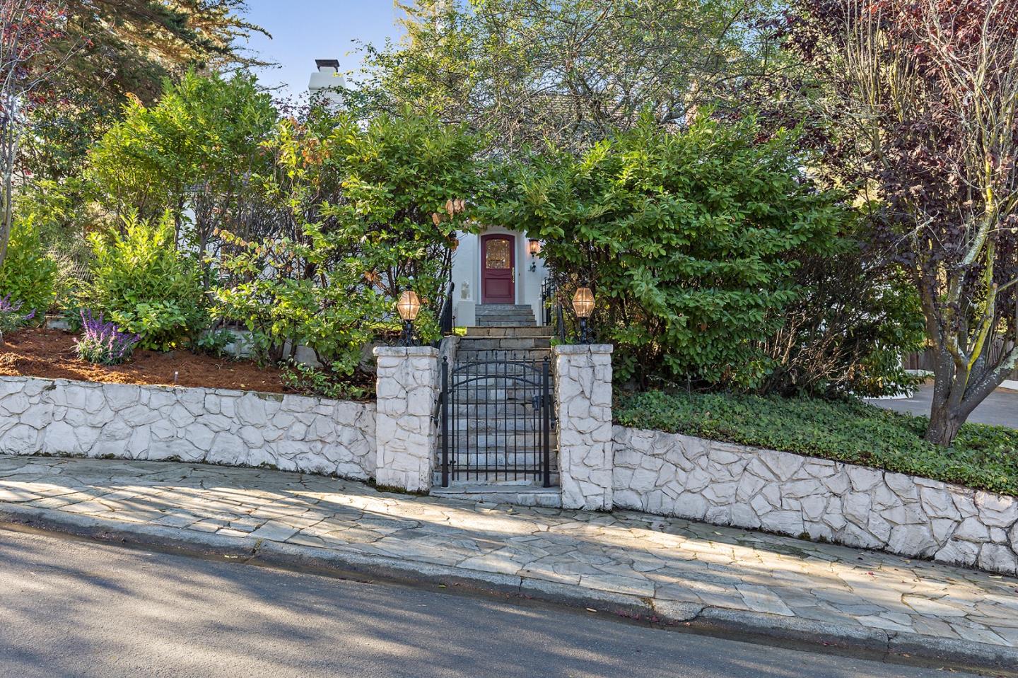 1035 Lancaster Road Hillsborough, CA 94010 - Photo 3 of 50 Gallery Image 3