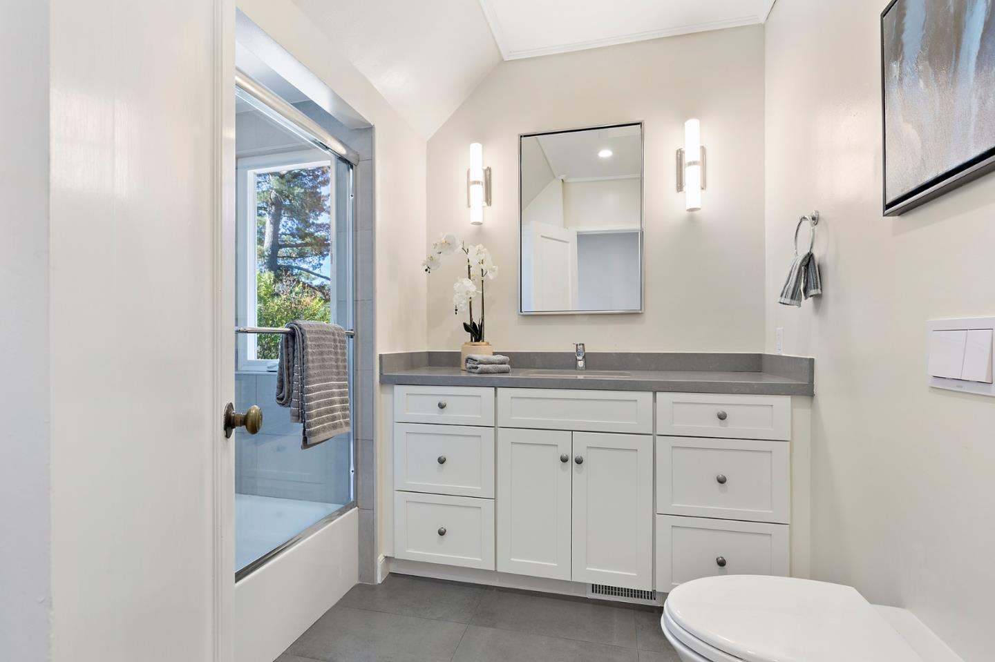 1035 Lancaster Road Hillsborough, CA 94010 - Photo 39 of 50 Gallery Image 39