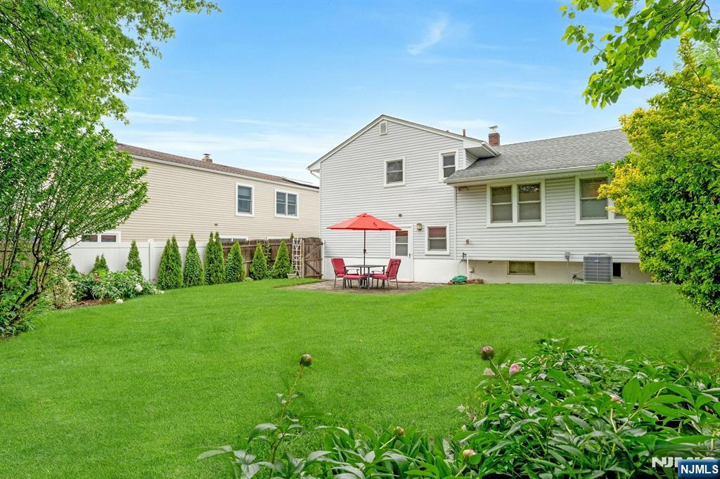320 West Clinton Avenue Bergenfield, NJ 07621 - Photo 33 of 37