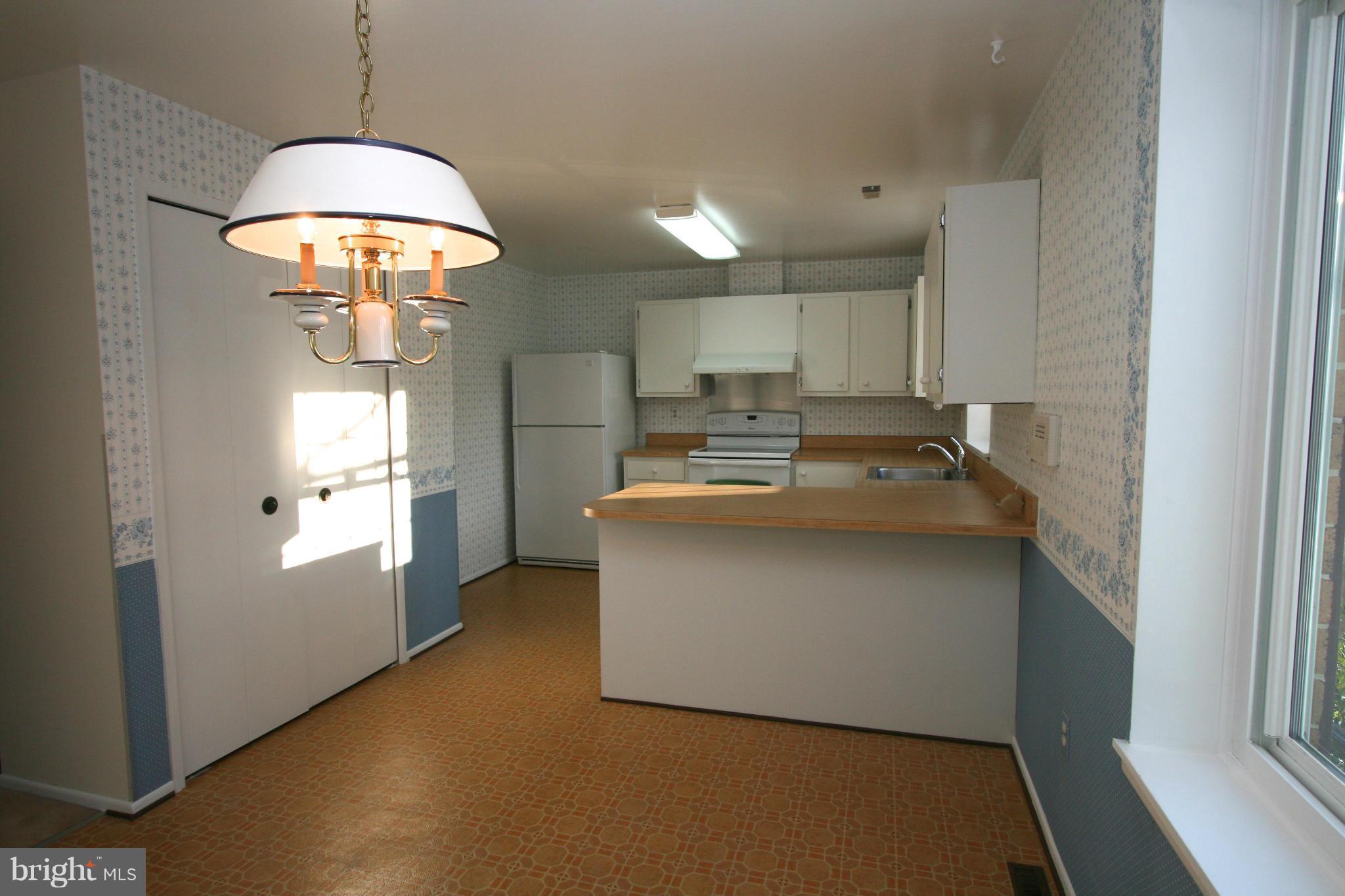 9716 Early Spring Way Columbia, MD 21046 - Photo 4 of 20 Kitchen