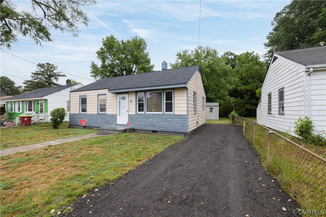 115 Courthouse Road Petersburg, VA 23803 - Photo 1 of 24 Driveway