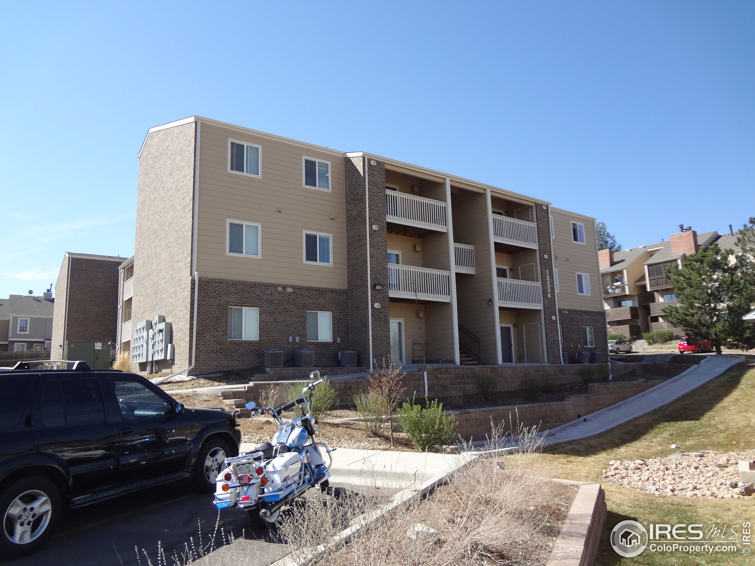 15300 East Arizona Avenue Aurora, CO 80017 - Photo 2 of 12