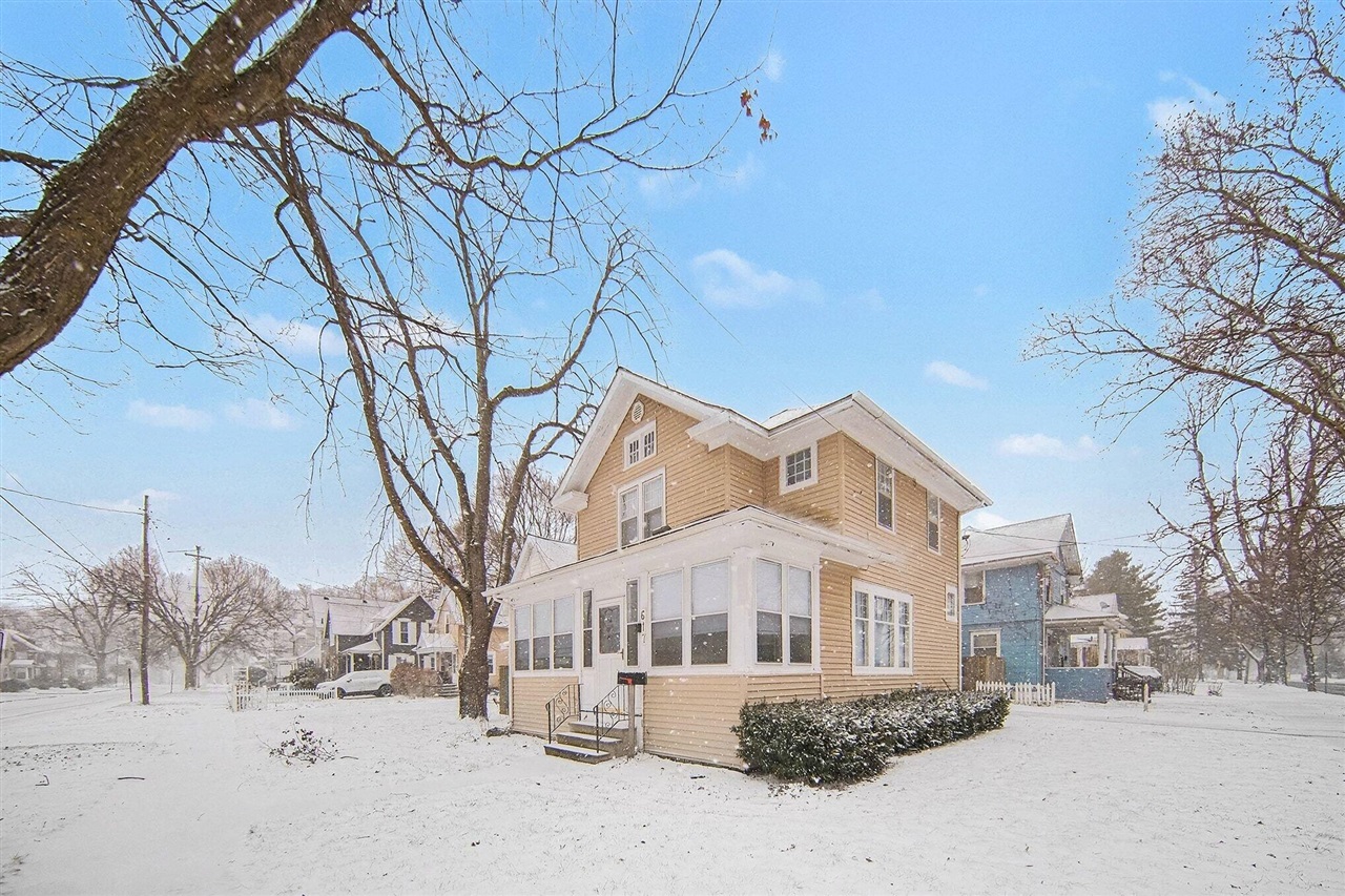 617 Union Street Jackson, MI 49203 - Photo 1 of 29