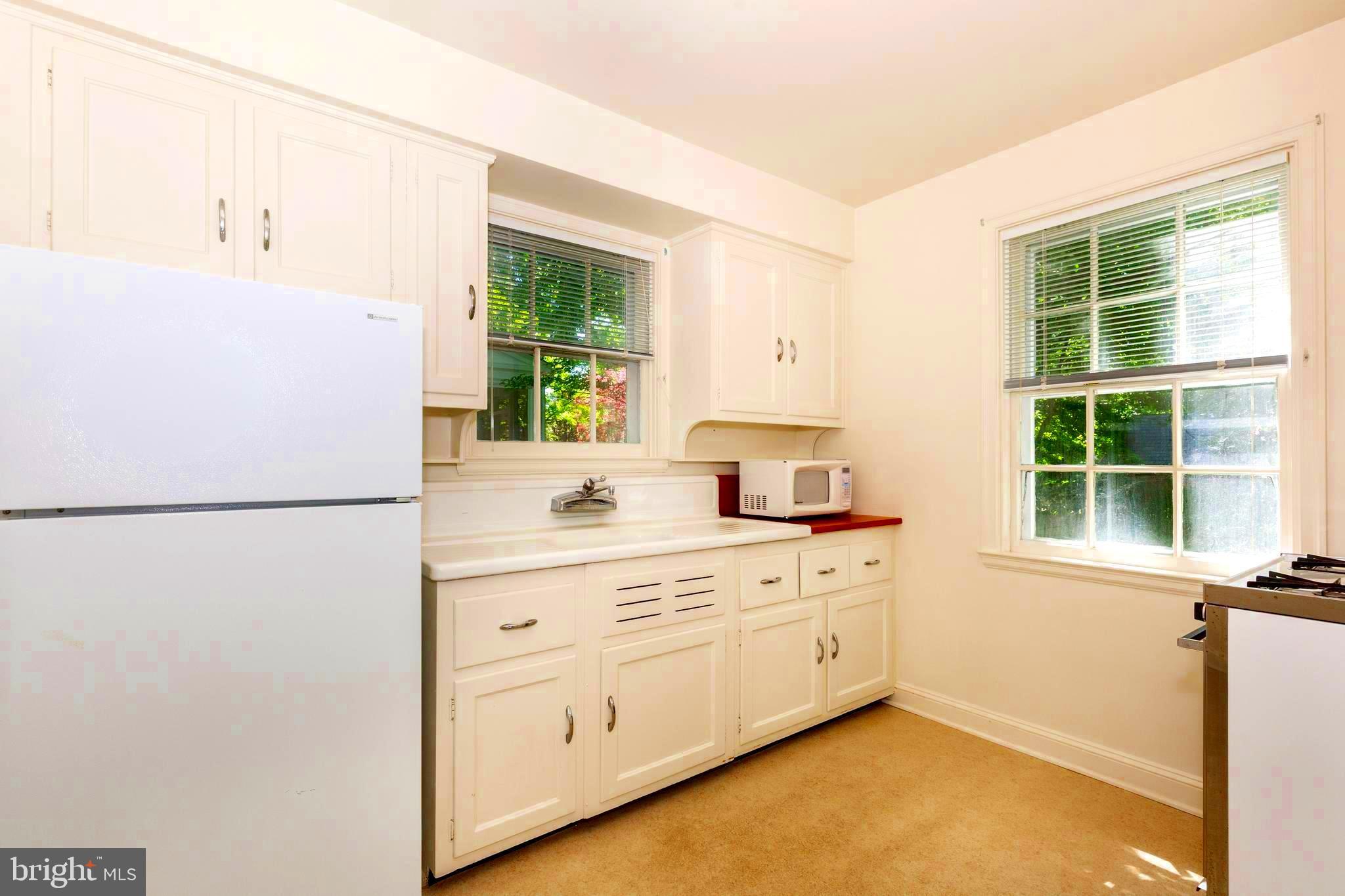 323 Broadmoor Road Baltimore, MD 21212 - Photo 7 of 40 Shows so nice!