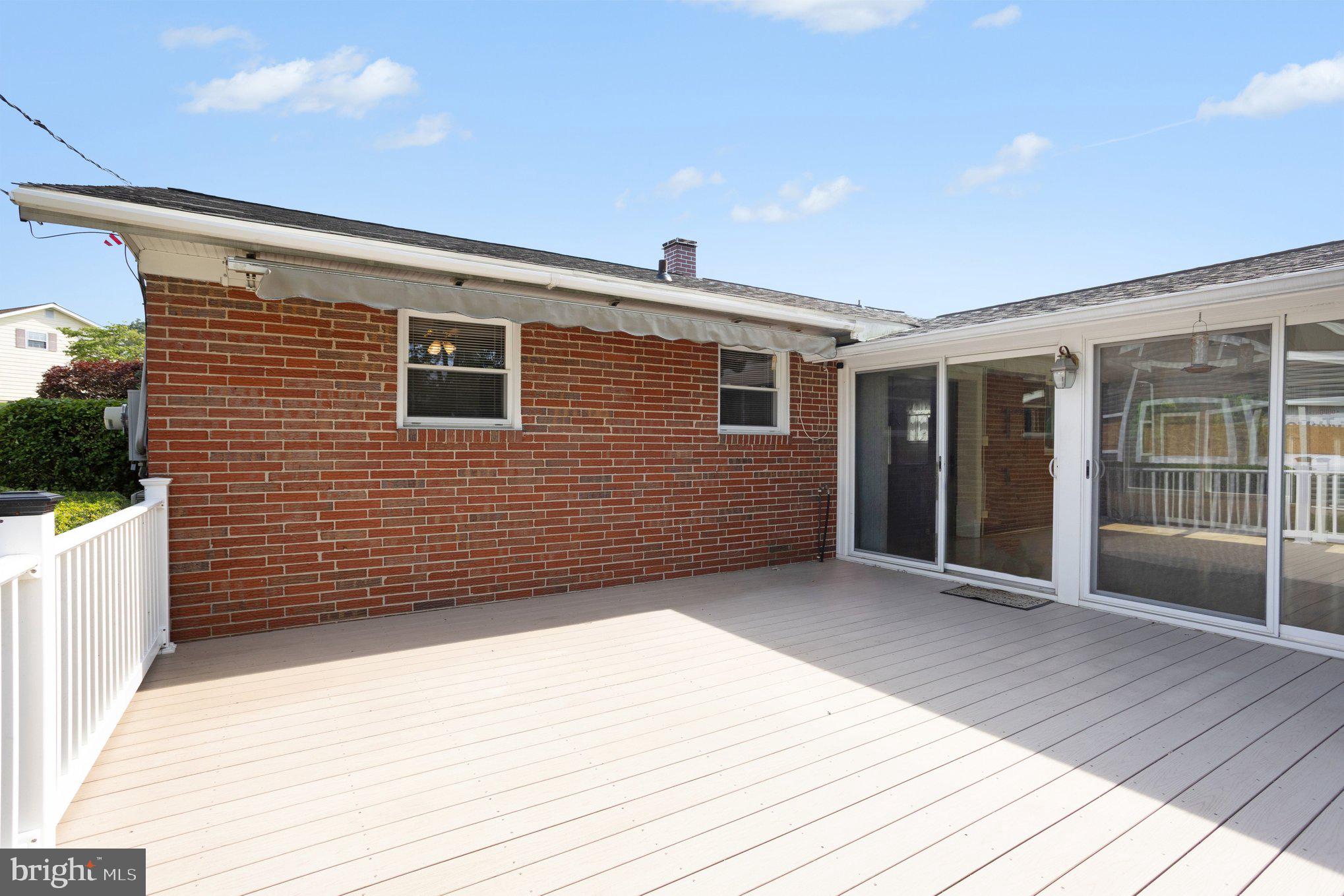 9618 Dundawan Road Nottingham, MD 21236 - Photo 14 of 39 Custom retractable awning included
