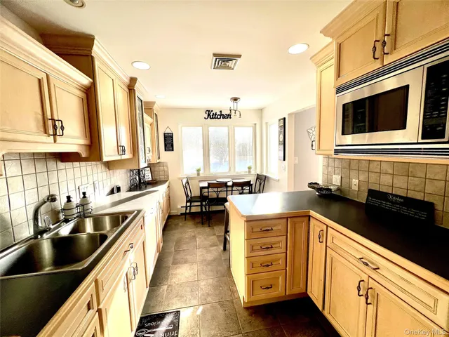 $499,000 | 14 R Dean Place, Middletown, NY 10940