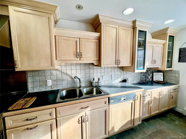 $499,000 | 14 R Dean Place, Middletown, NY 10940