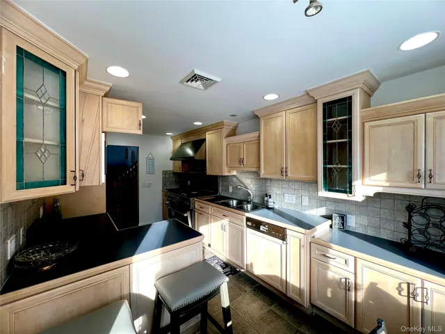 $499,000 | 14 R Dean Place, Middletown, NY 10940