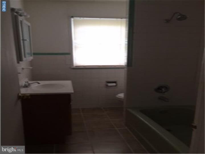 3006 Fenwick Road Camden, NJ 08104 - Photo 2 of 9